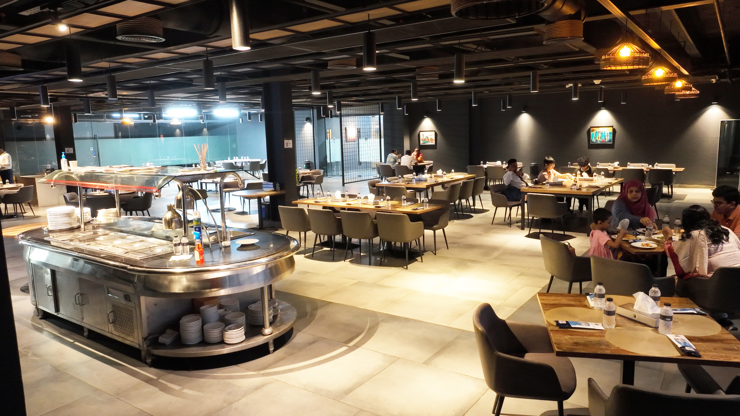 Side View Dining